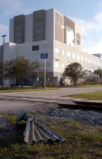 NASA image: KSC-04pd1913