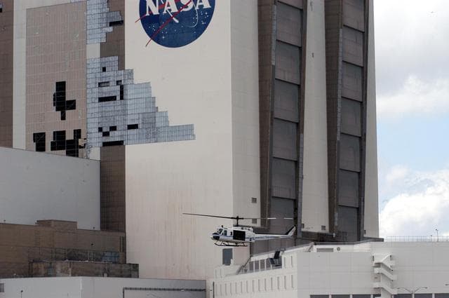 NASA image: KSC-04pd1946