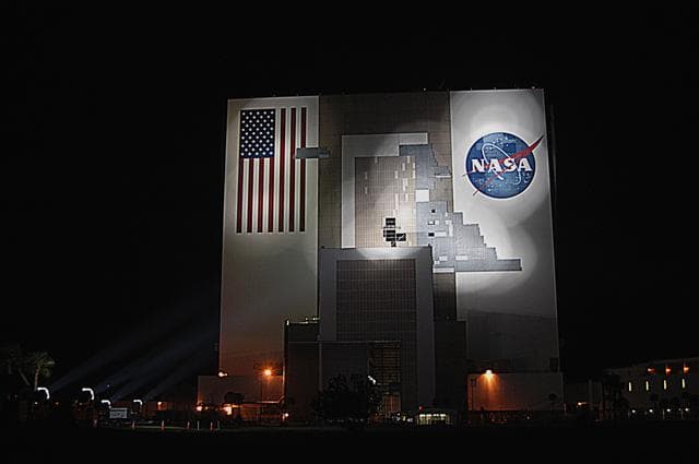 NASA image: KSC-04pd2025