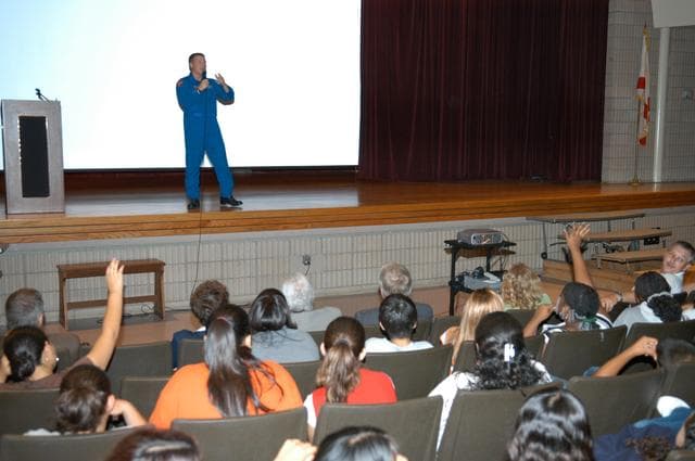 NASA image: KSC-04pd2047