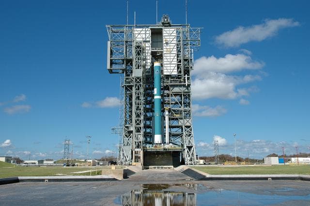 NASA image: KSC-04pd2065