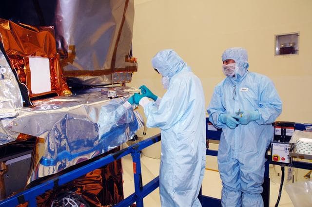 NASA image: KSC-04pd2078