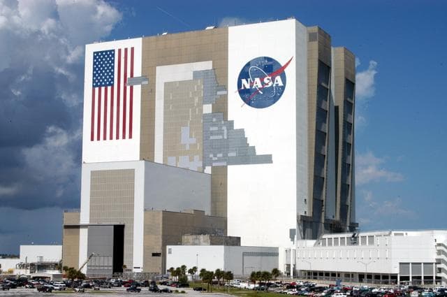 NASA image: KSC-04pd2092