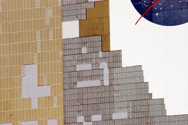 NASA image: KSC-04pd2095