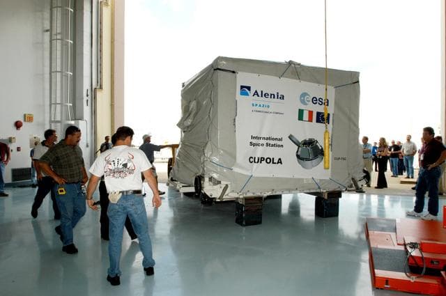 NASA image: KSC-04pd2099