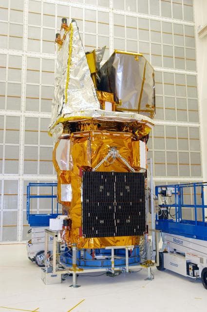 NASA image: KSC-04pd2104