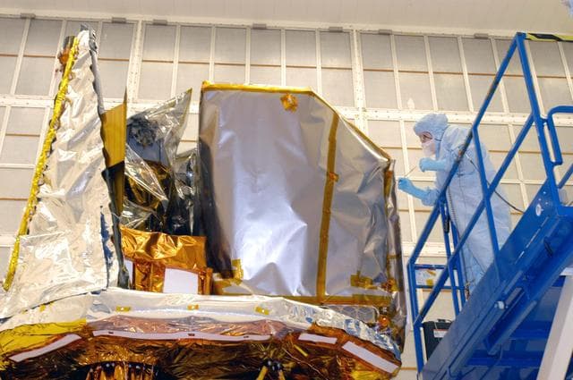 NASA image: KSC-04pd2111