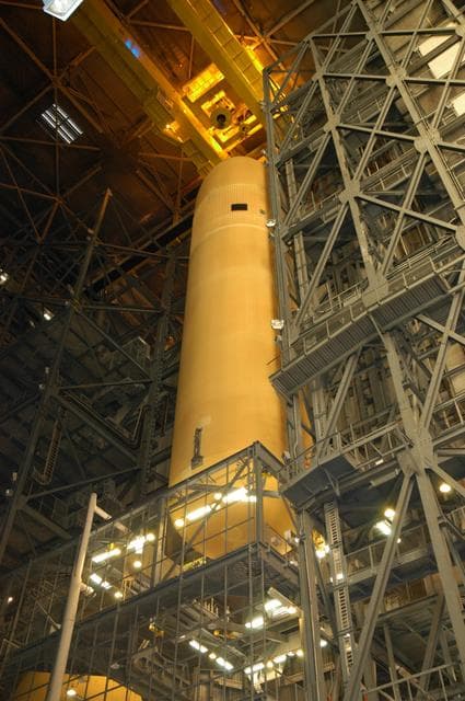 NASA image: KSC-04pd2128