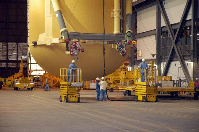 NASA image: KSC-04pd2131