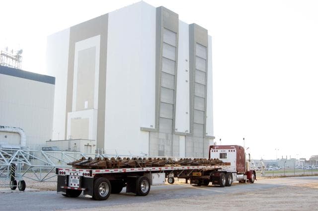 NASA image: KSC-04pd2135