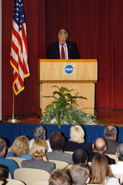 NASA image: KSC-05pd2292