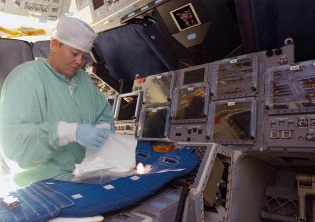 NASA image: KSC-05pd2295