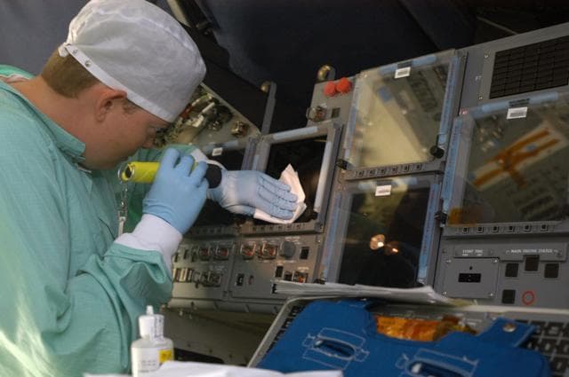 NASA image: KSC-05pd2296
