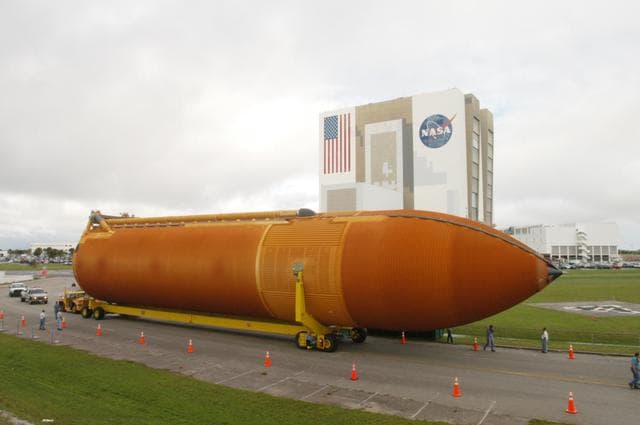 NASA image: KSC-05pd2326