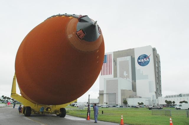 NASA image: KSC-05pd2331