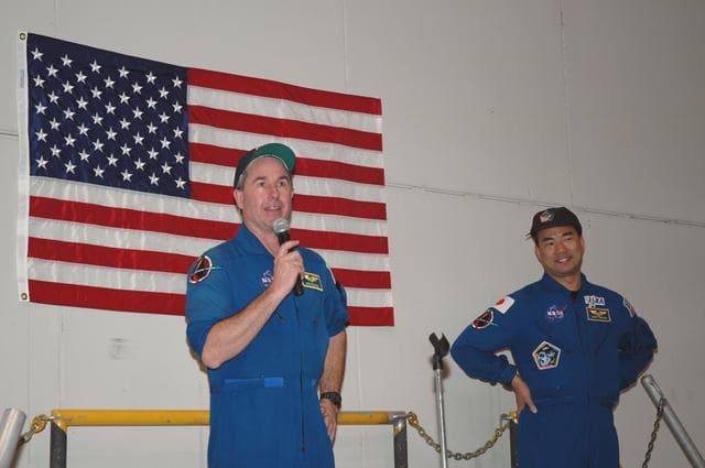 NASA image: KSC-05pd2369