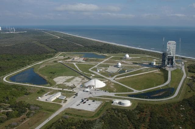 NASA image: KSC-05pd2396