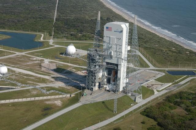 NASA image: KSC-05pd2397