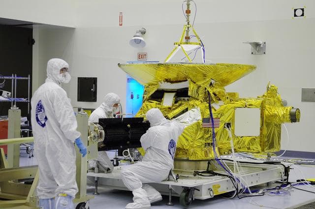 NASA image: KSC-05pd2459