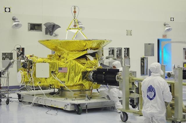 NASA image: KSC-05pd2460