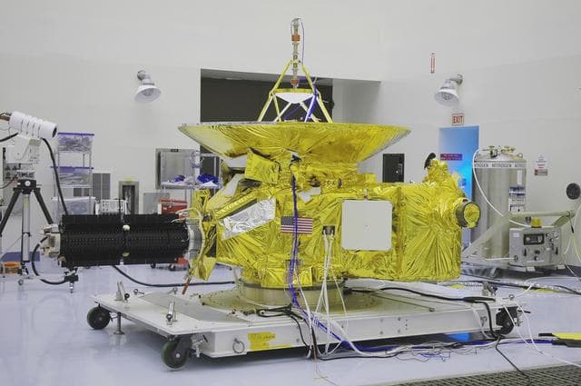 NASA image: KSC-05pd2461