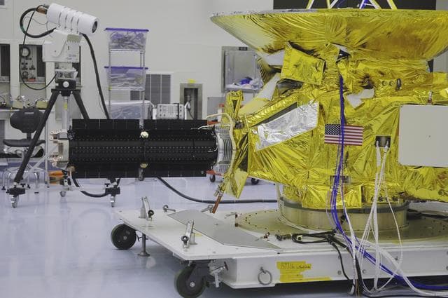 NASA image: KSC-05pd2462