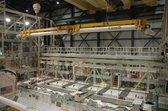NASA image: KSC-05pd2466
