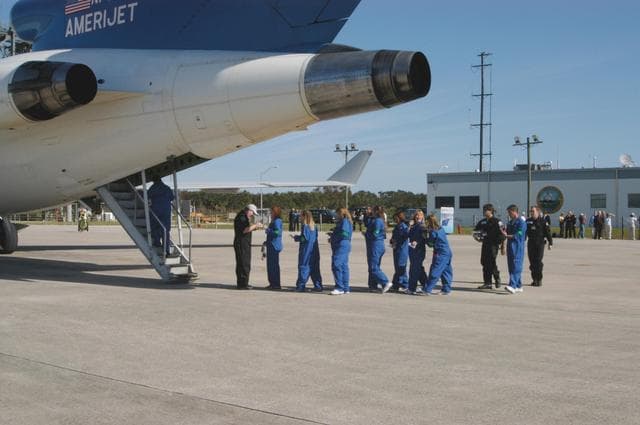 NASA image: KSC-05pd2481