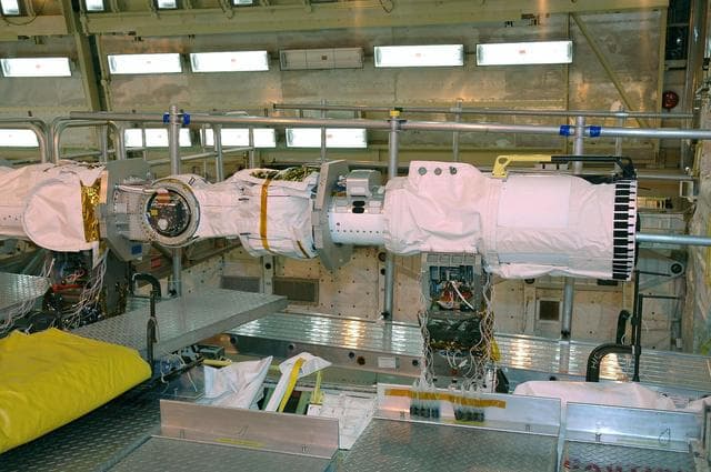 NASA image: KSC-05pd2489