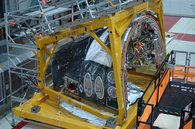 NASA image: KSC-05pd2537