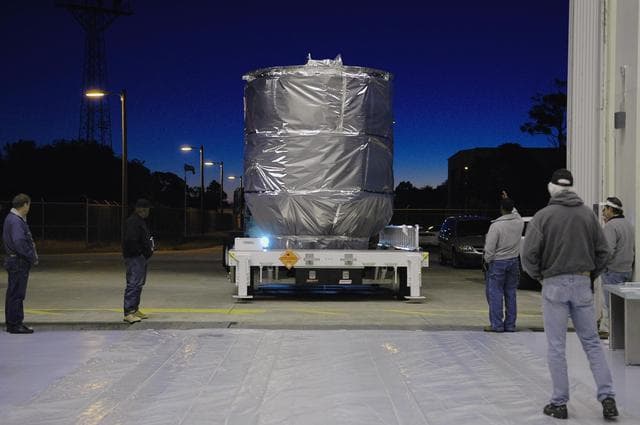 NASA image: KSC-05pd2540
