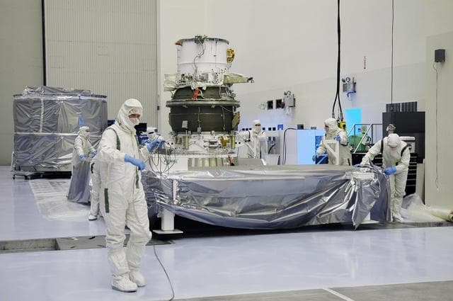 NASA image: KSC-05pd2550
