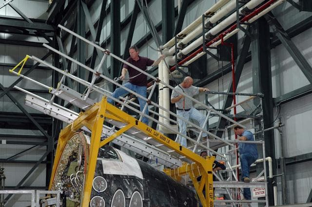 NASA image: KSC-05pd2566