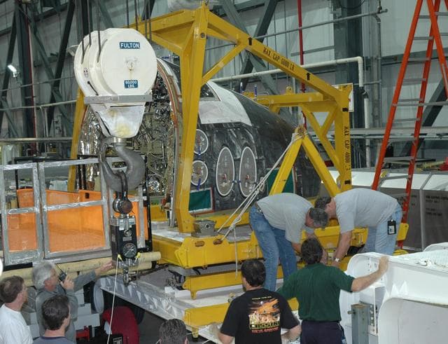 NASA image: KSC-05pd2567