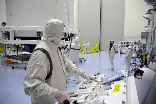 NASA image: KSC-05pd2630
