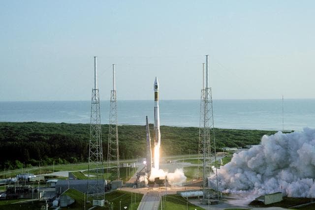 NASA image: KSC-05pp1875