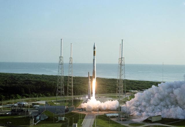 NASA image: KSC-05pp1876