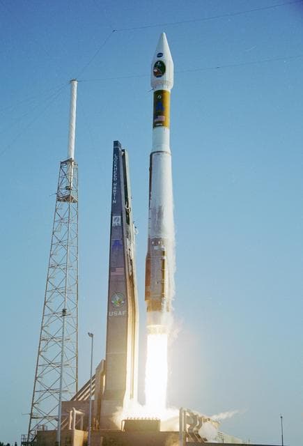NASA image: KSC-05pp1879