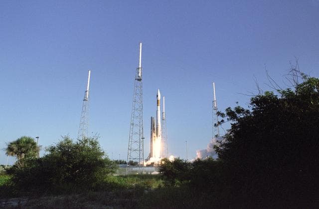 NASA image: KSC-05pp1883