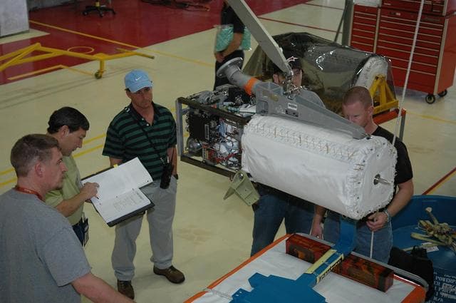 NASA image: KSC-06pd0002