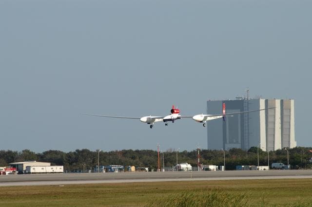 NASA image: KSC-06pd0035