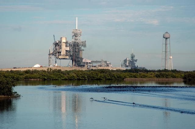 NASA image: KSC-06pd0064