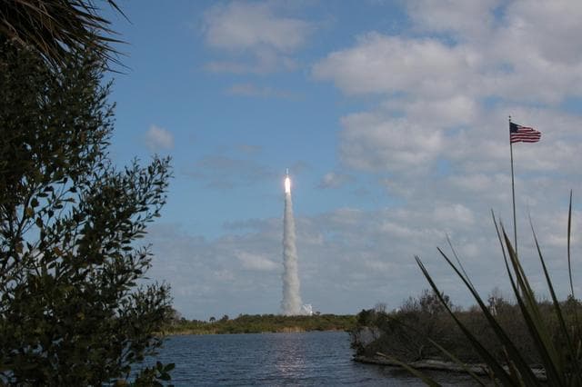 NASA image: KSC-06pd0079