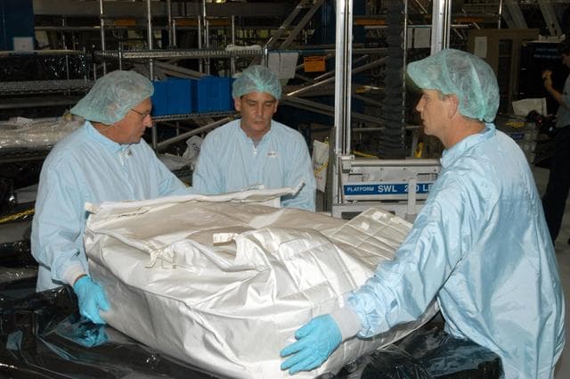 NASA image: KSC-06pd0121