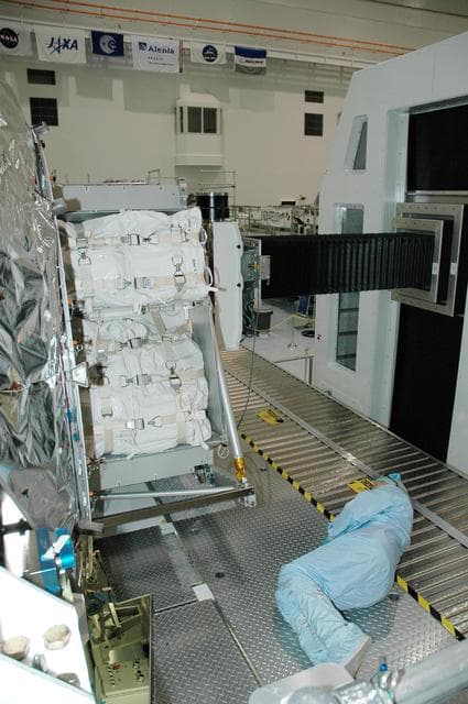 NASA image: KSC-06pd0128