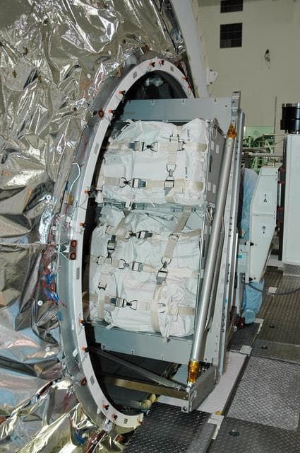 NASA image: KSC-06pd0129