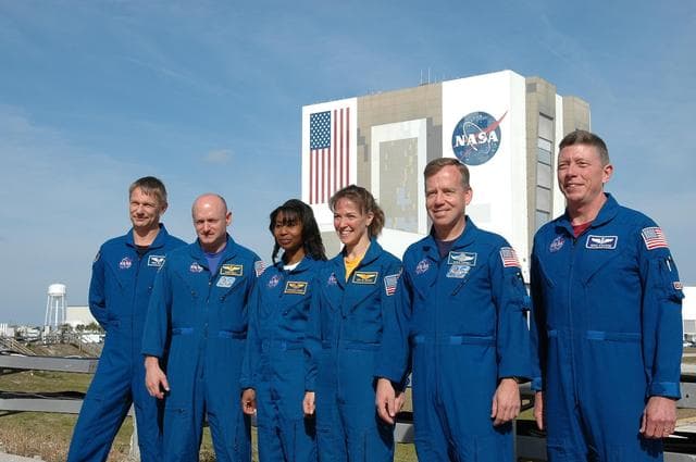 NASA image: KSC-06pd0279