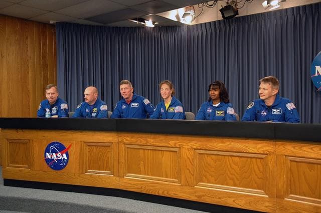 NASA image: KSC-06pd0281