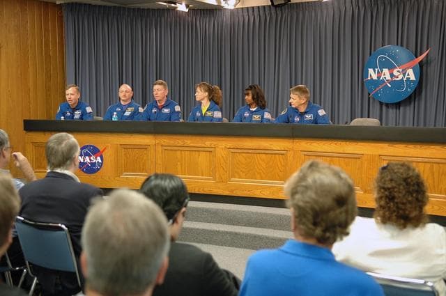 NASA image: KSC-06pd0282