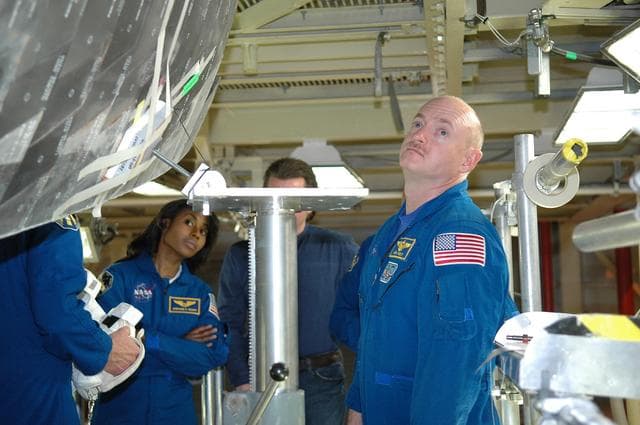 NASA image: KSC-06pd0295